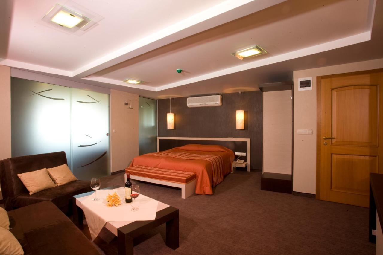 Edi Hotel โซเฟีย ภายนอก รูปภาพ
